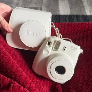 Fujifilm instax mini 8 Instant Camera - White with Matching Case